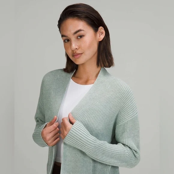 SOLD Lululemon Cashlu Sweater Wrap in Heathered Silver Blue Size M/L - Picture 4 of 8